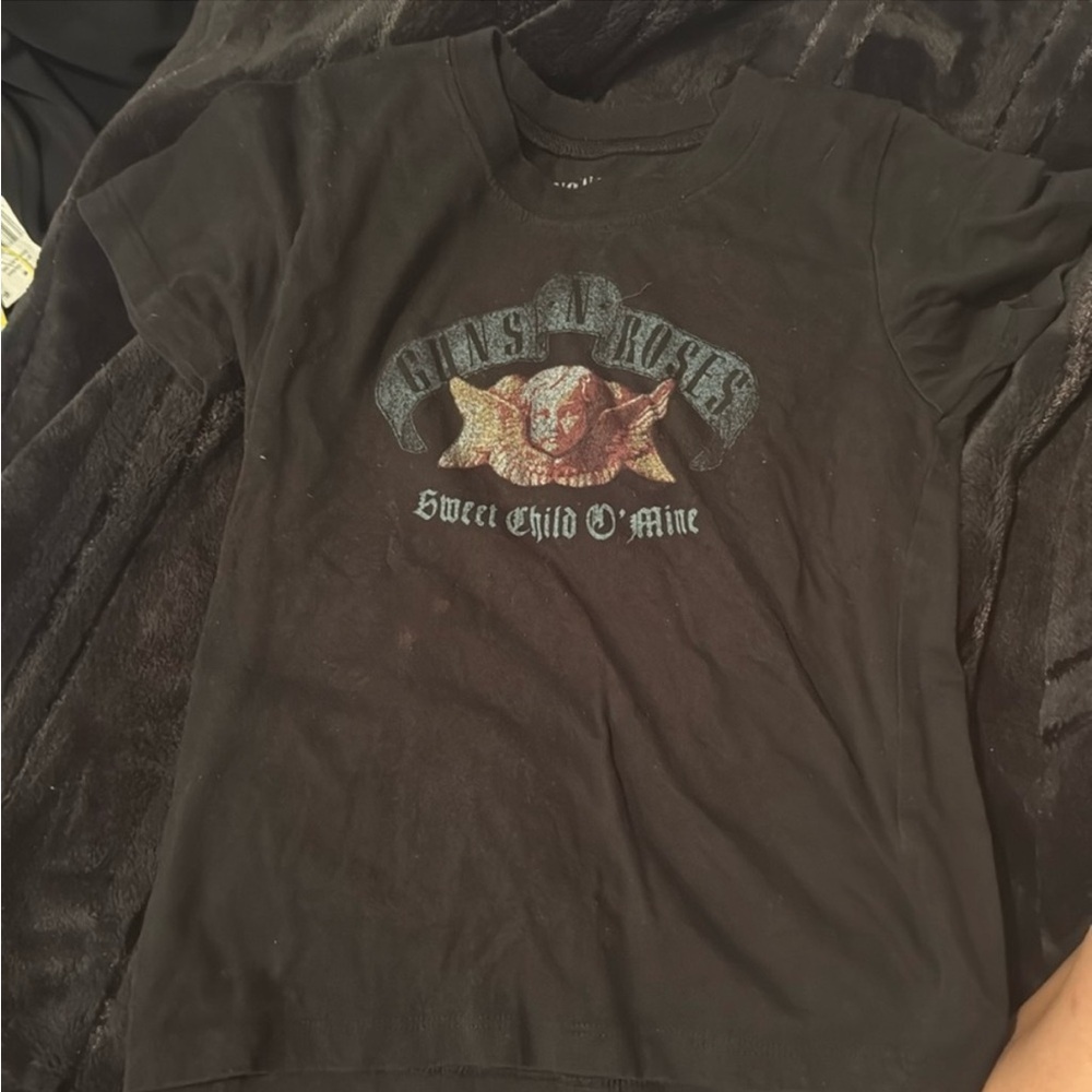 2 Boys T-shirt blue baseball, & Guns n Roses sz 5T. Mark on left sleeve (blue).